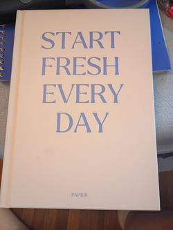 Brand new start fresh every day productive planner never used new! Firm price $10 pick up only  865 Ellsworth avenue right off of East Livingston aven