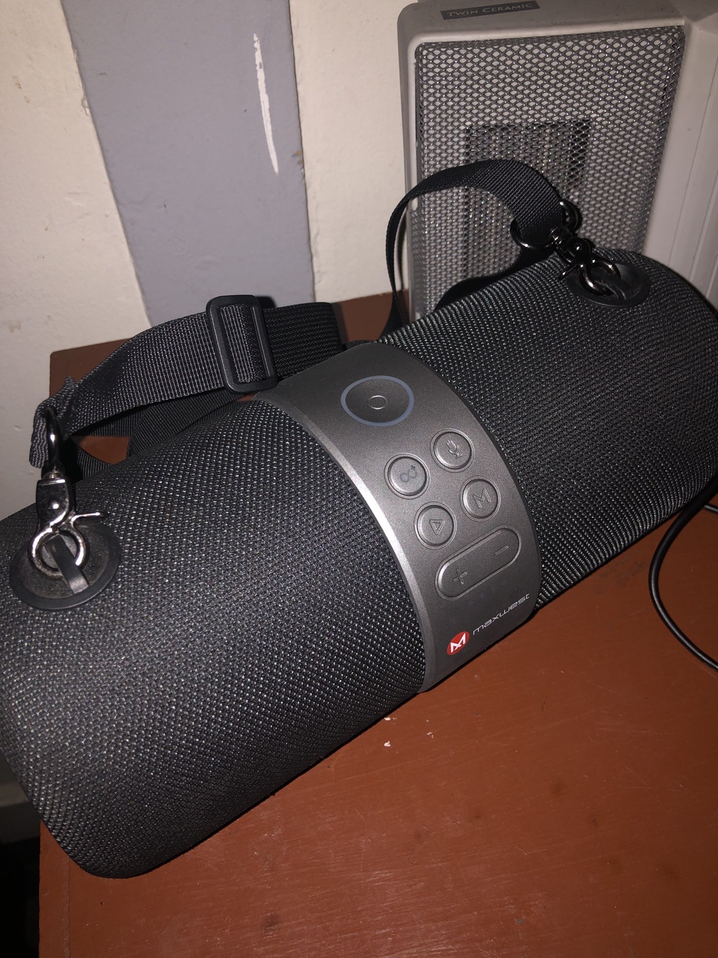 Maxwest Mx-bt11 Blue Tooth Speaker