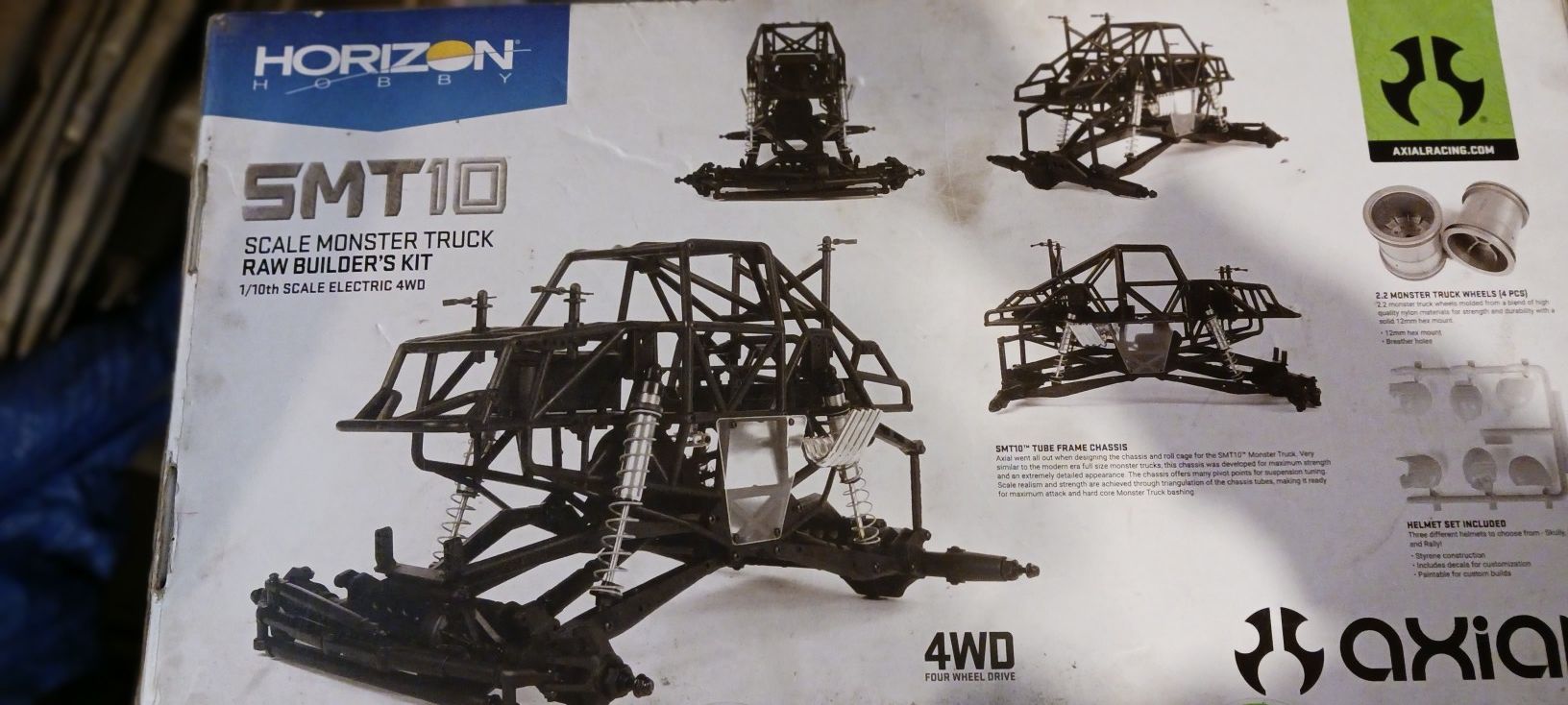 🛠️ Axial SMT10 Raw Builder’s Kit – 1/10 Scale 4WD Monster Truck Chassis