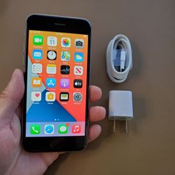 iPhone 6s - UNLOCKED - Like New  