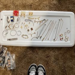 Lot Of Jewelry (make Offers) 