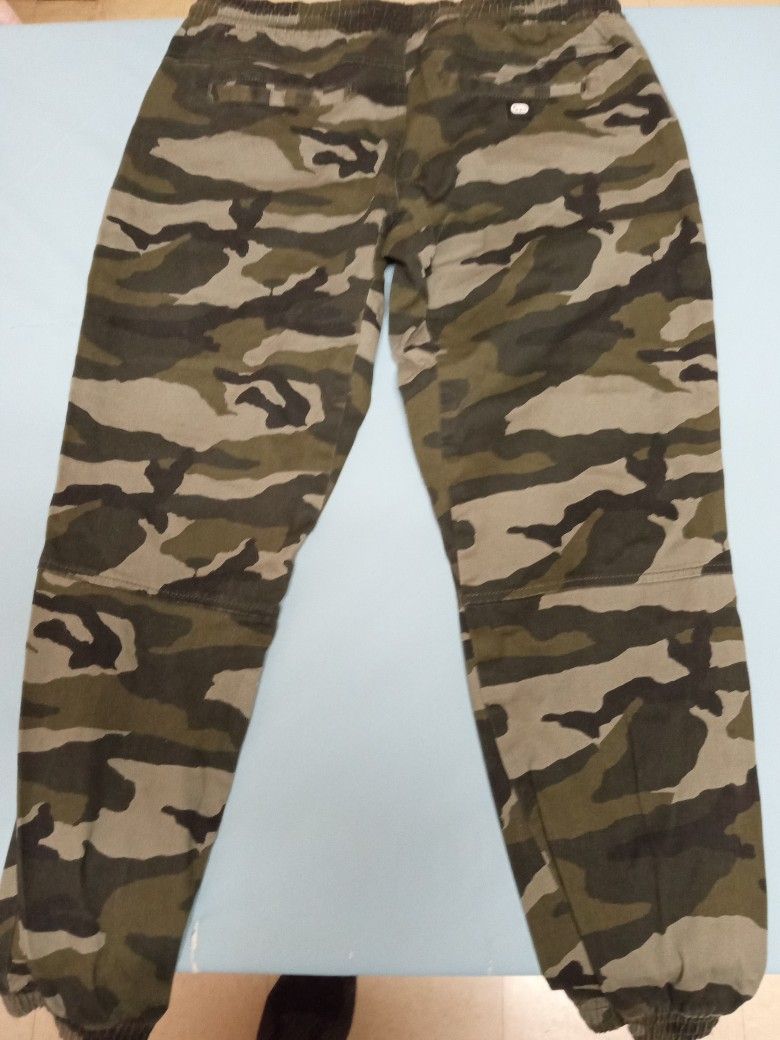 ECKO Unlimited Camo Pants With Strings. XL