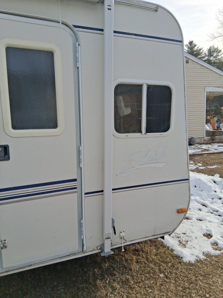 2002 Shasta Camper