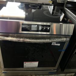 Frigidaire - Gallery 30 in. Wide 5 elements 6.2 Cu. Ft Freestanding Electric Induction Total Convection Range with Self-cleaning - Stainless Steel