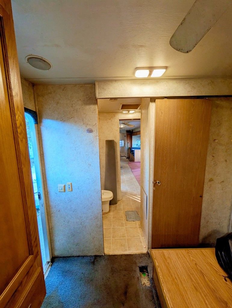 38ft Pull behind camper With Bunkbeds And Slideouts!