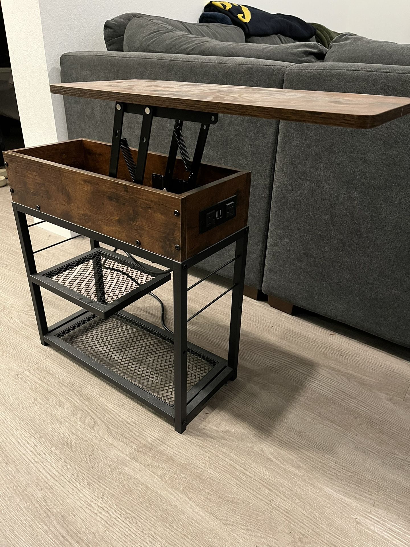 Colima Lift Top End Table With Charging Station