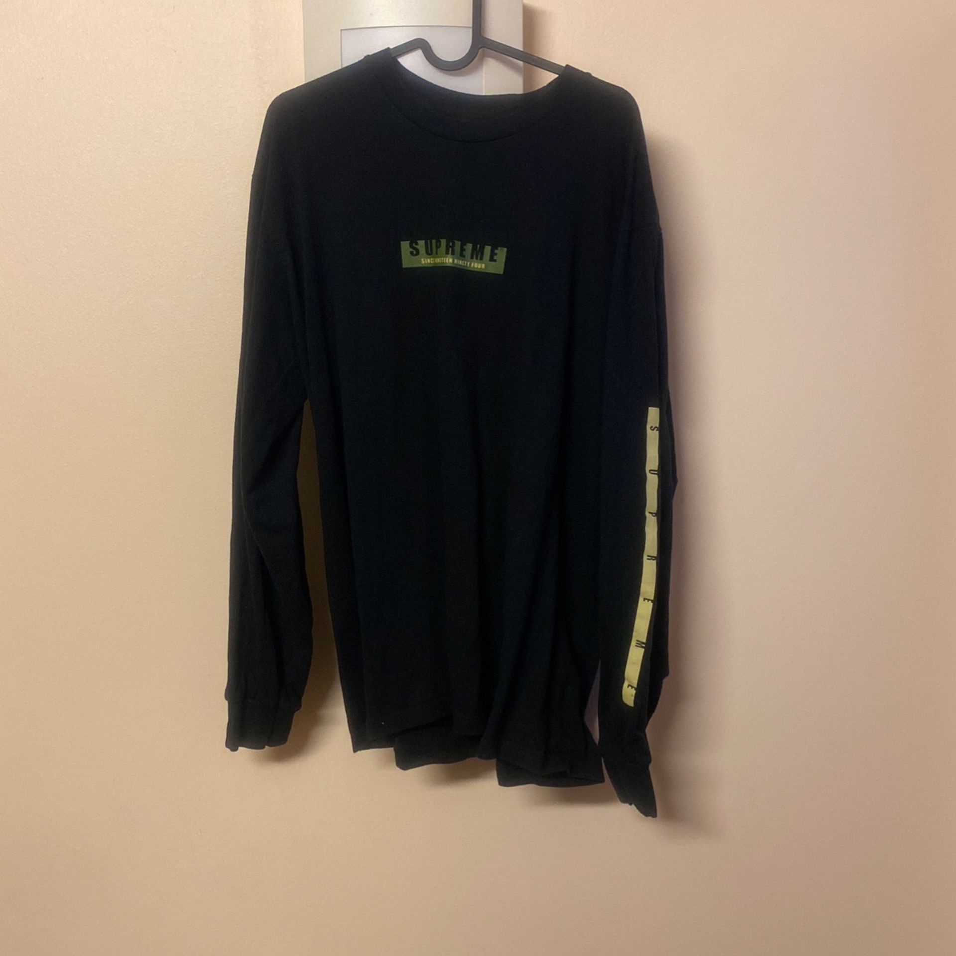 Supreme Longsleeve tee