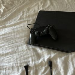 PlayStation 4 – excellent condition