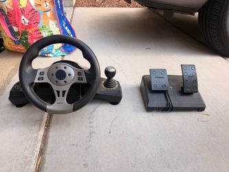 GameStop Racing Wheel with Pedals