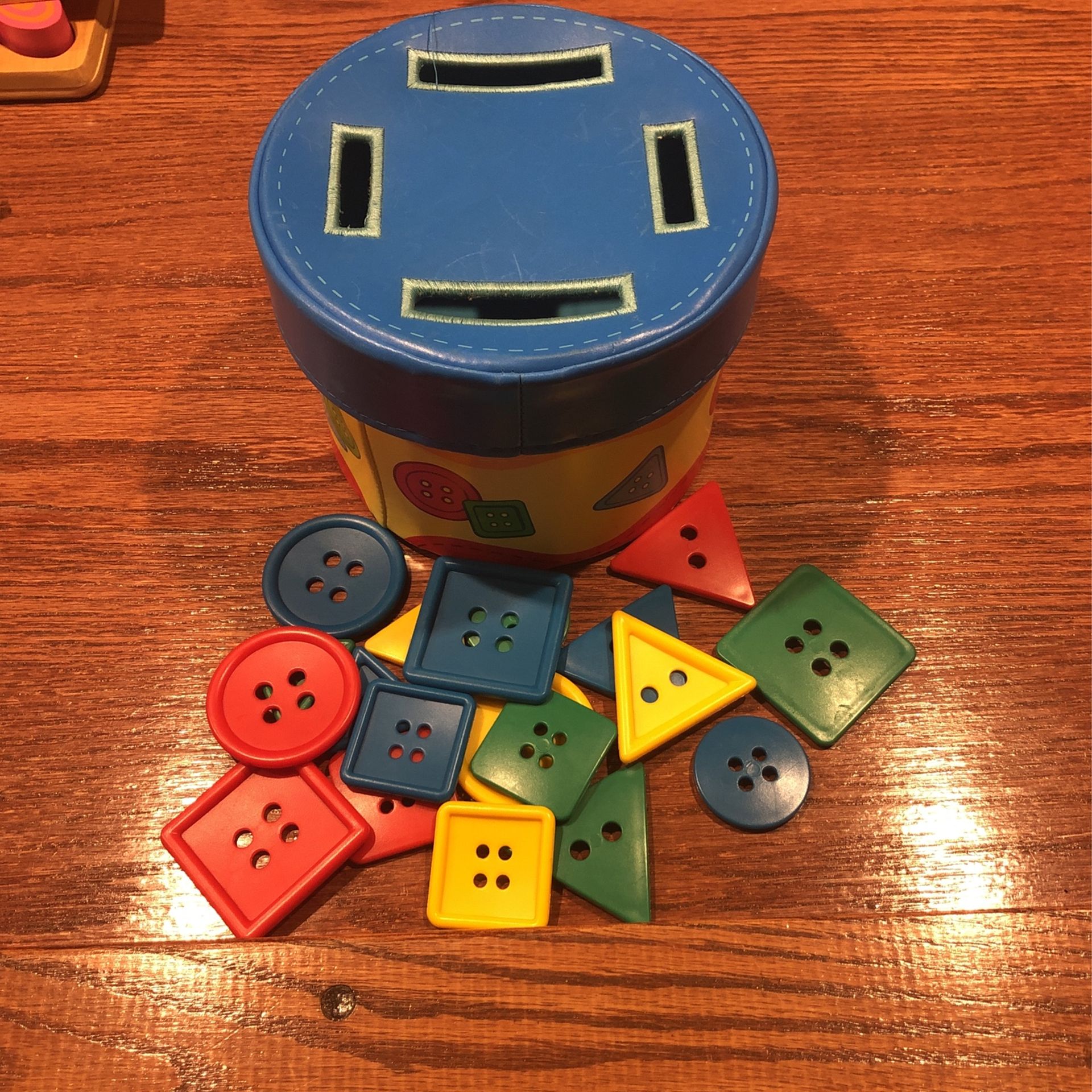 Lakeshore Learning Button Size-Sorting Box