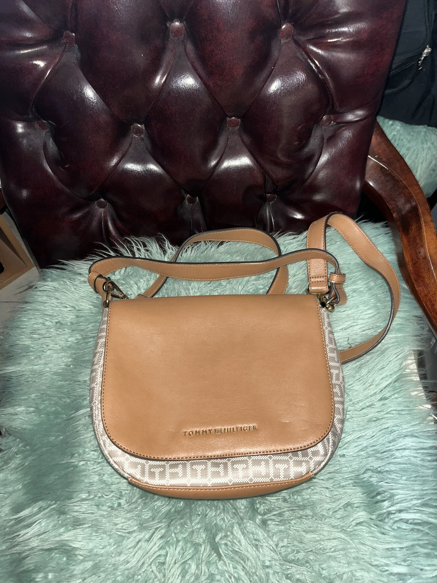 Tommy Hilfiger Pocket Book Purse Handbag