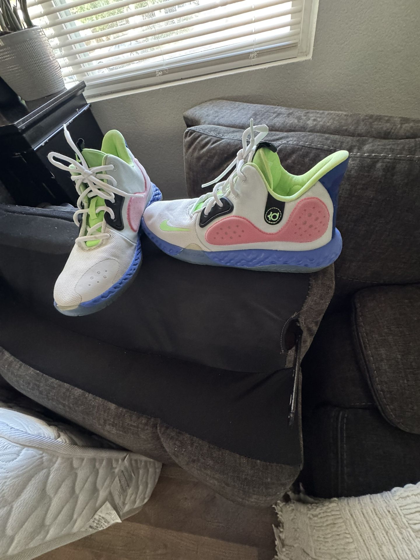Nike Unisex Kd Trey 5 VII Basketball Sneakers Sz 7YLow White Lime Royal Athletic