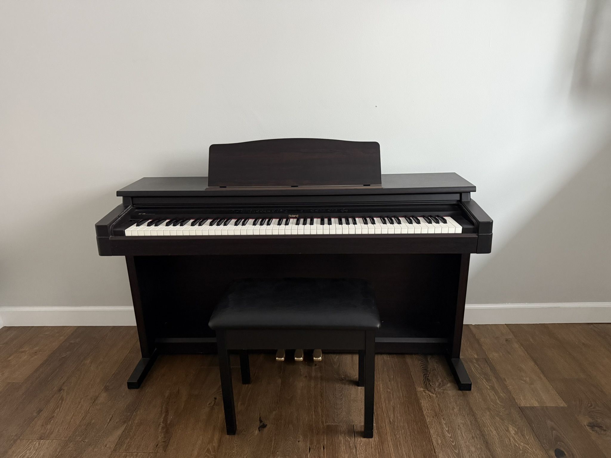 Roland HP-330 Digital Piano