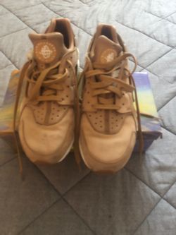 Nike Huarache size 12