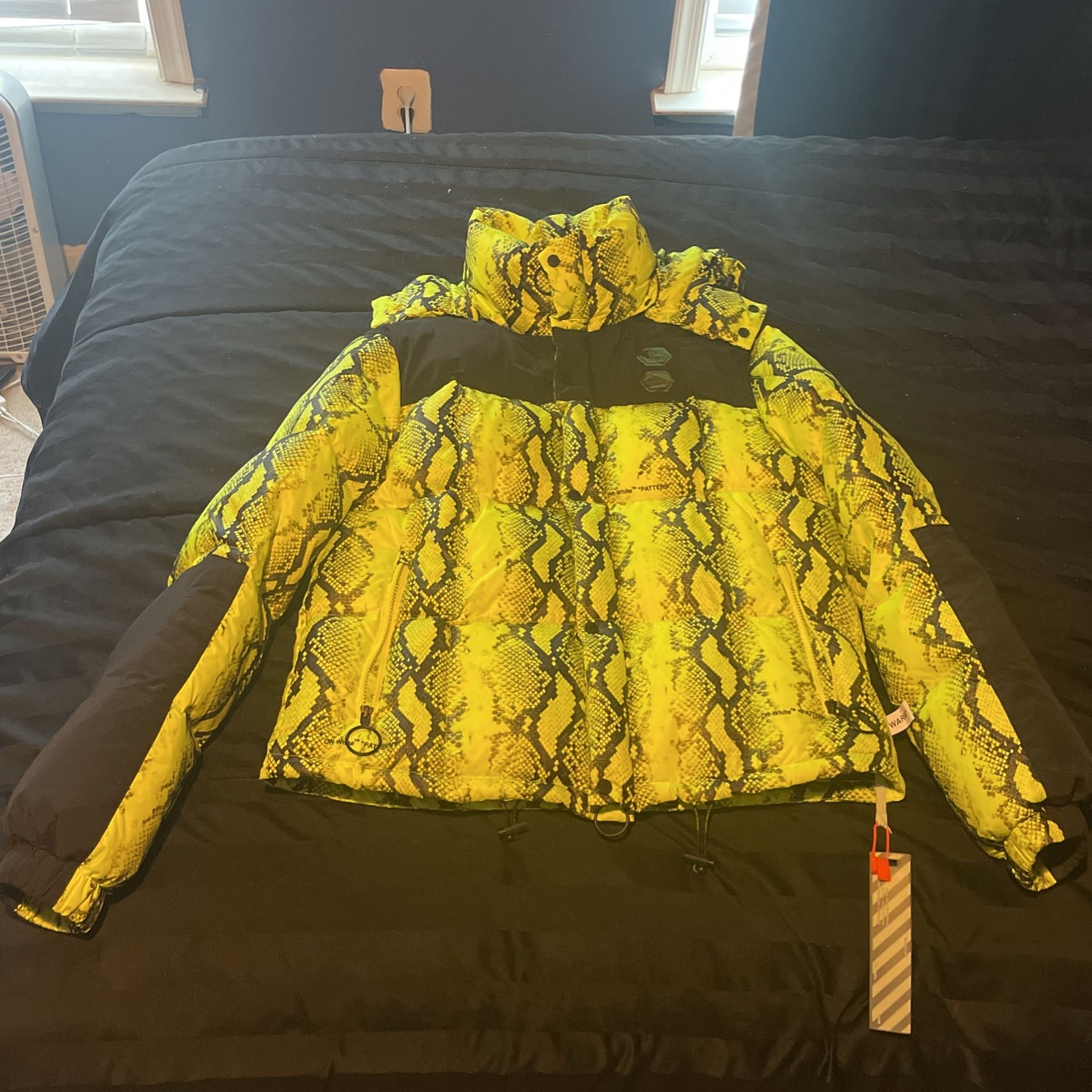 OFF-WHITE SNAKE PUFFER FLUO YELLOW