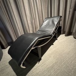 Le Corbusier LC4 Lounge Chair REPLICA