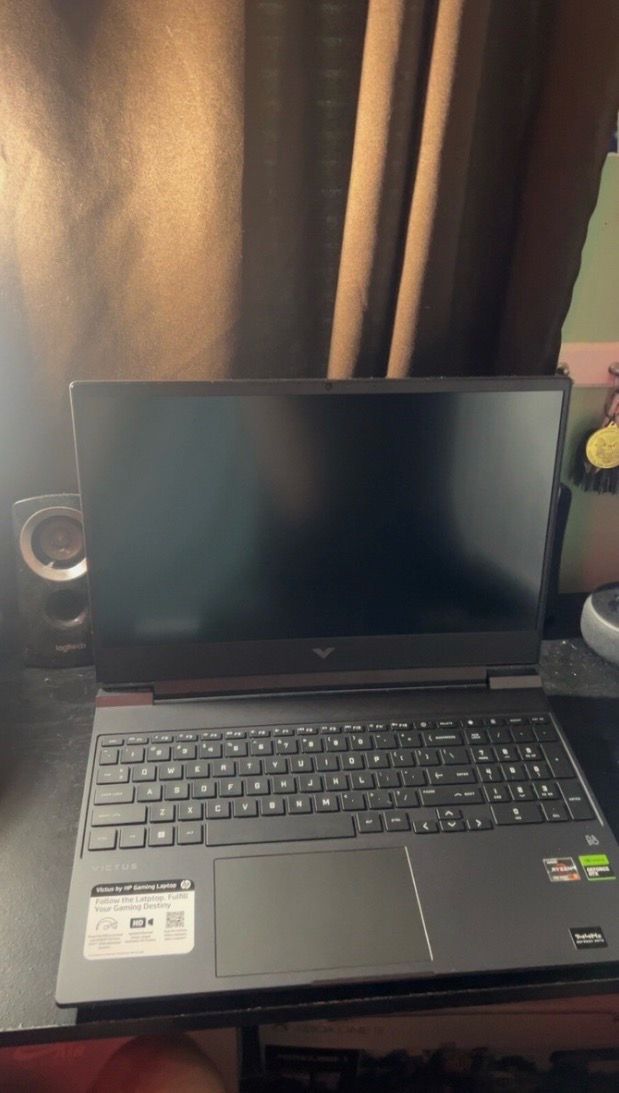 HP Victus 15.6" Gaming Laptop (RTX 3050 / Intel i5 / 144Hz Screen) - Mint Condition