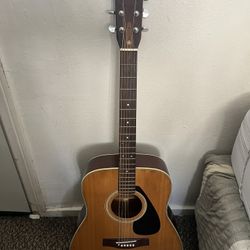 Yamaha FG- 335 acoustic guitar 