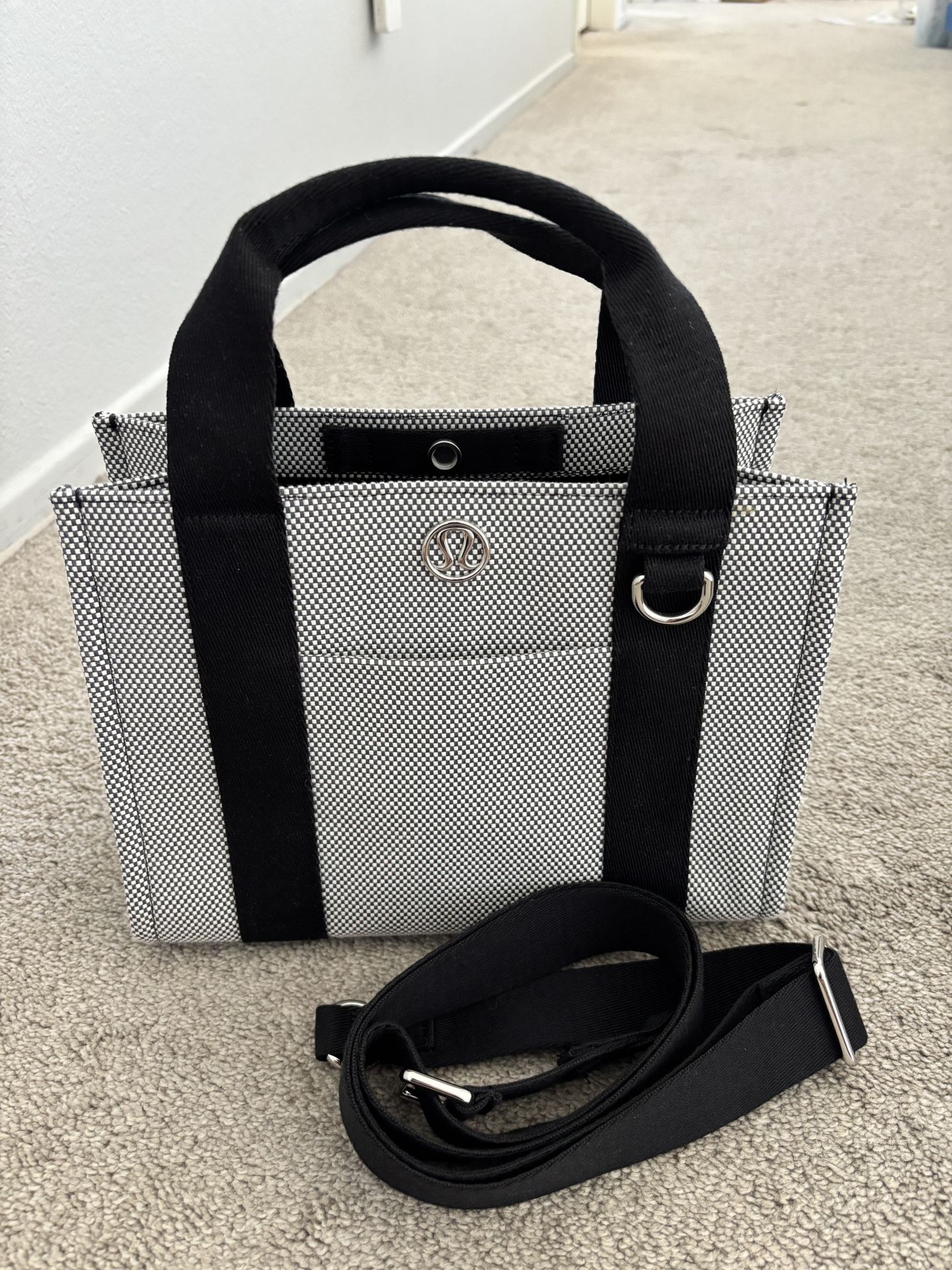 Lululemon Two-Tone Canvas Mini Tote Bag 4.5L Black/white