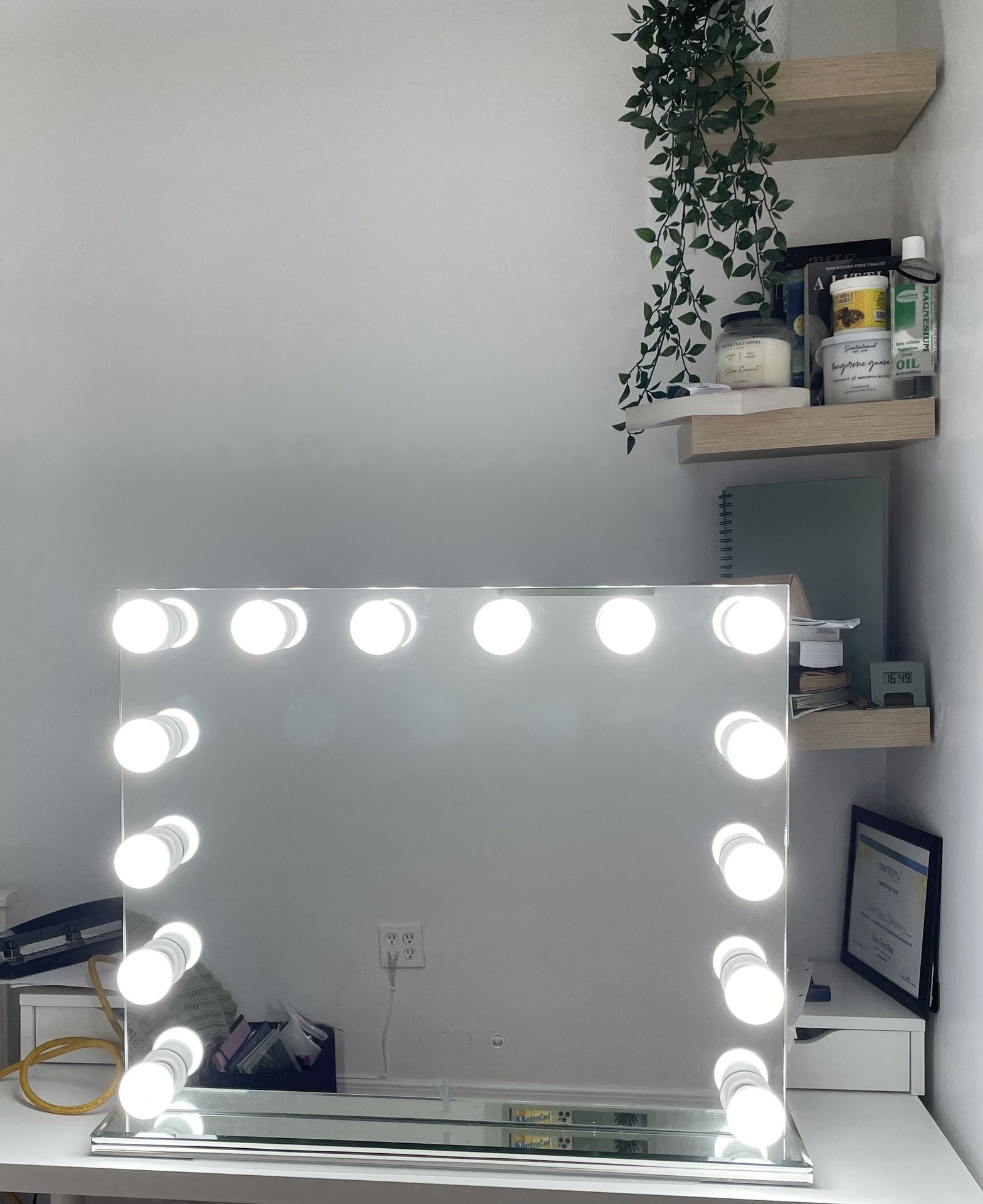 Vanity mirror w/ Bluetooth