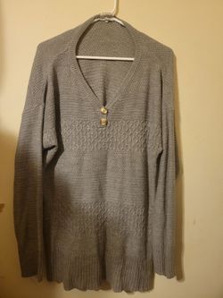 St. John's Bay Women's V-Neck Gray Long Sleeved Sweater