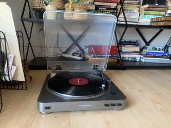 Audio Technica Turntable (needle broken)