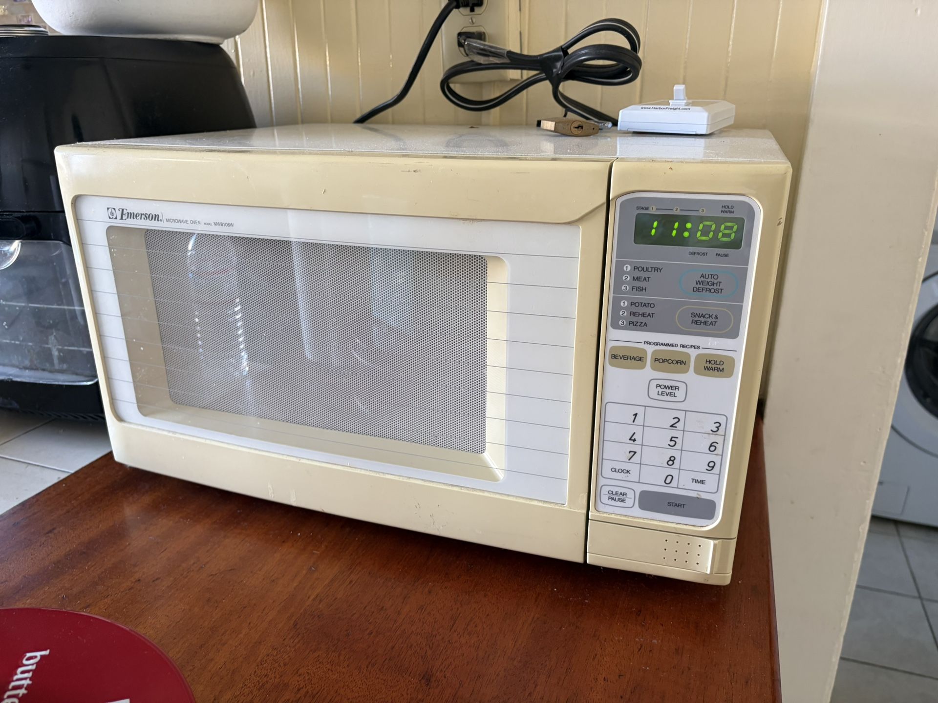 Microwave, Must Pick Up By 12/31