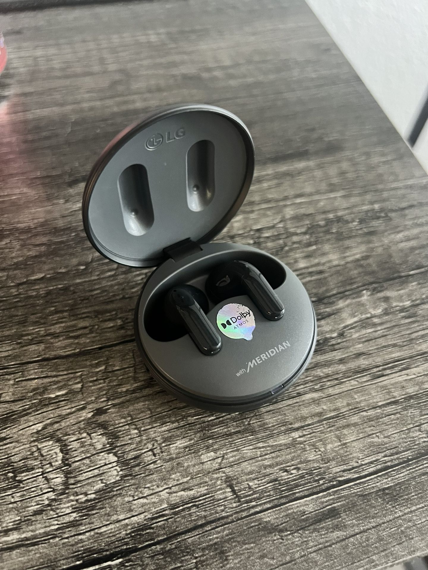 LG tone wireless earbuds