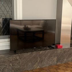 Samsung 50” 4K UHD Smart TV – Excellent Condition