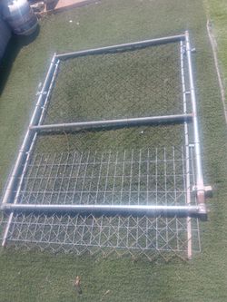 Chain link gate