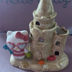 Hello Kitty Sandcastle 
