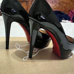 Authentic Louboutin Black Pumps Size 37.5