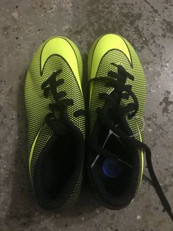 Nike Soccer Cleats Neon Yellow and Black