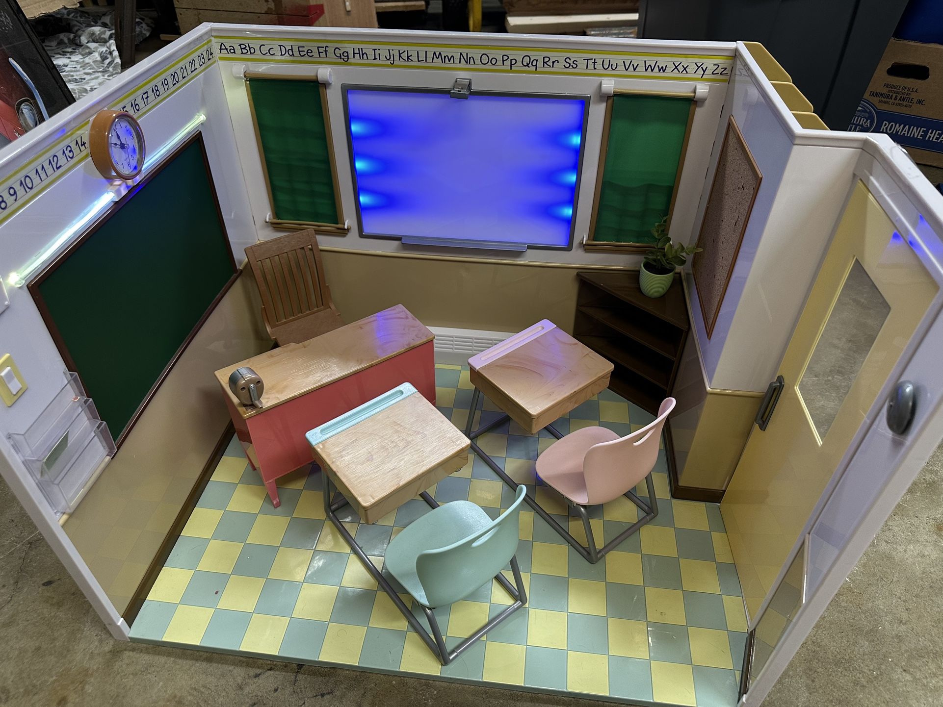 Toy Classroom Play Set