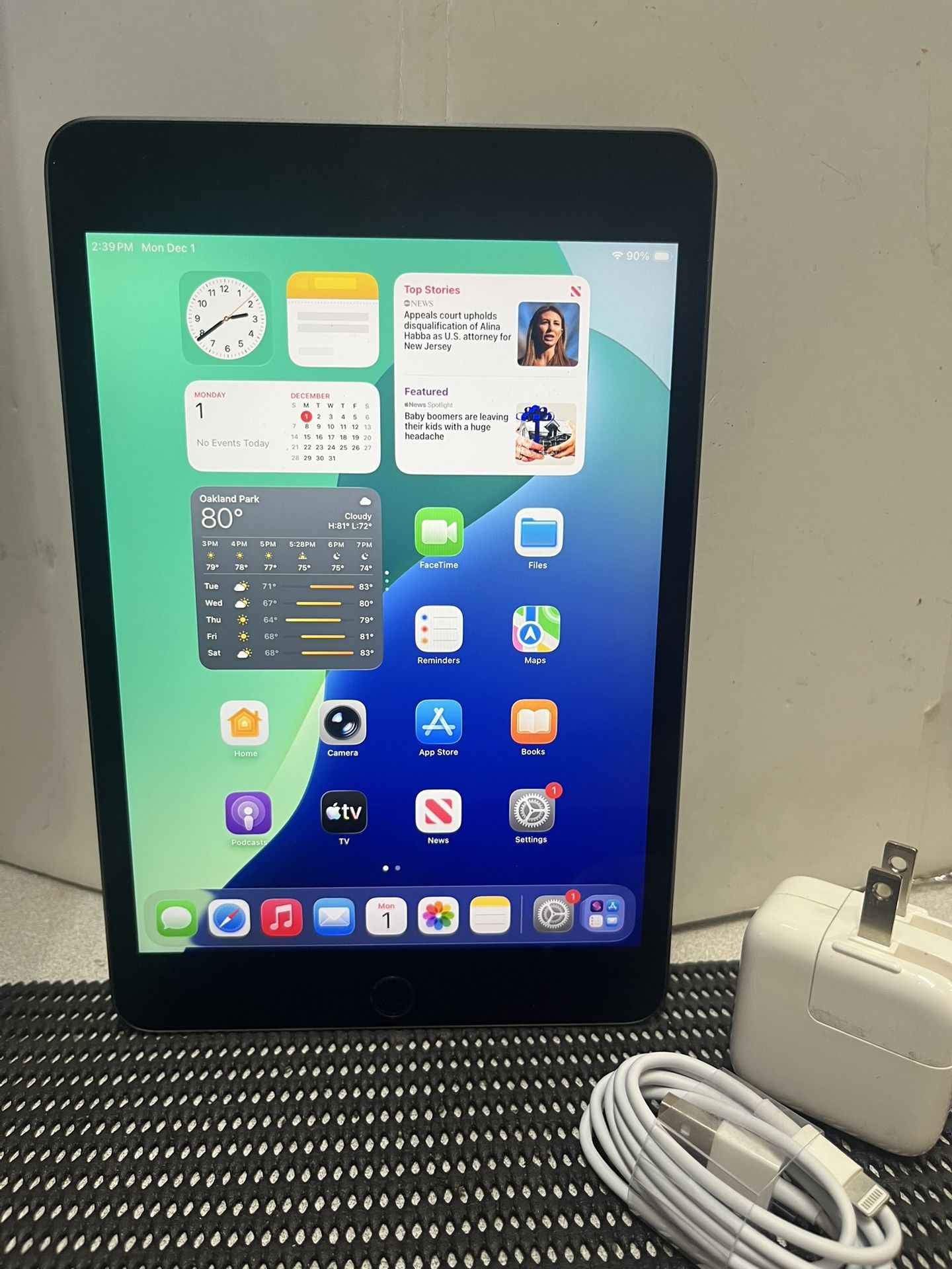 Apple iPad MINI 5th Gen 64GB 7.9” WiFi -Space Gray complete iOS 26