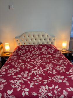 Elegant Queen Upholstered Bed – Tufted Headboard