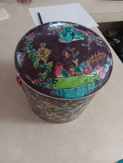 Vintage chinese rose porcelain jar