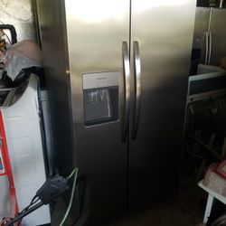 Super Super Nice Frigidaire Refrigerator 
