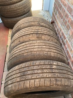 225/65/17 set of four tires like new