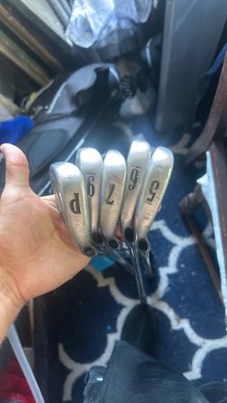 Callaway irons 5,6,7,9,P regripped recently