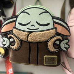 Yoda loungefly 