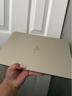 2024 MacBook Air 15.3 inch Laptop M3 Chip 8GB RAM & 512GB Storage