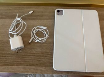 iPad 2025 Air M3 11-inch Purple 128GB + keyboard & chargers