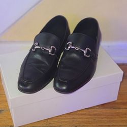 Boys Casual Shoe  Size 4.5 Used Like New 