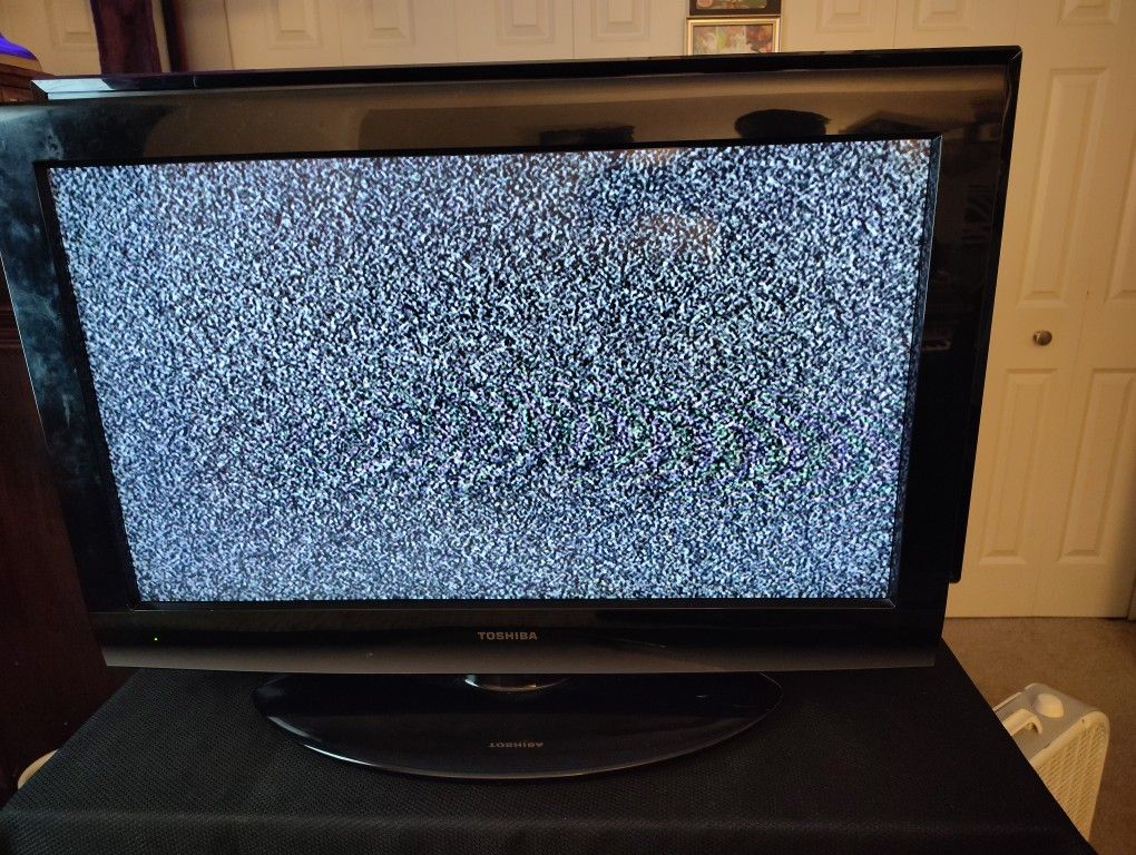 Toshiba 32" TV (Works)