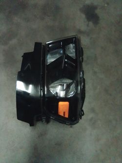 Driver side headligt ram 1500 19-26