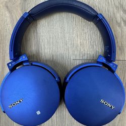 Sony Extra Bass Bluetooth Wireless Headphones. Noise Cancellation. Built-in microphone . Excellent for Music
