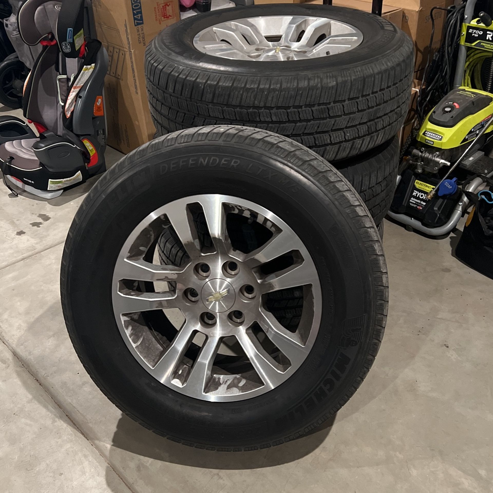 Stock Chevy Rims W/ Tires for Sale in Fresno, CA OfferUp