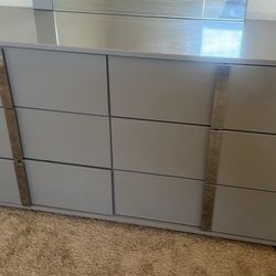 6 Piece Dresser Including Mirror