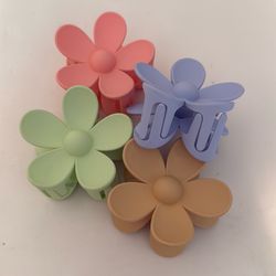 Flower hair clips